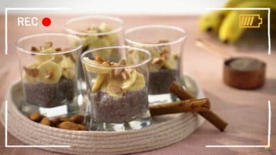 Sobremesa fácil de chia com banana e amêndoas