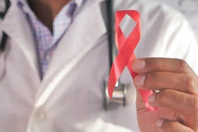 HIV: quatro décadas de avanços que transformaram a vida de milhões