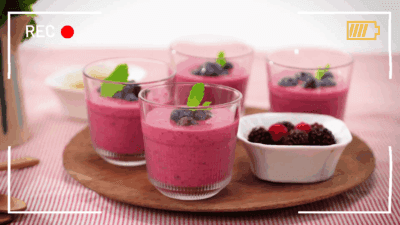 Iogurte gelado de frutas vermelhas