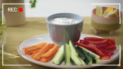 Um toque fresco e saudável: molho de iogurte fácil