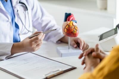 Salud cardíaca: dejar de comer 3 horas antes de dormir podría mejorar el corazón y el metabolismo